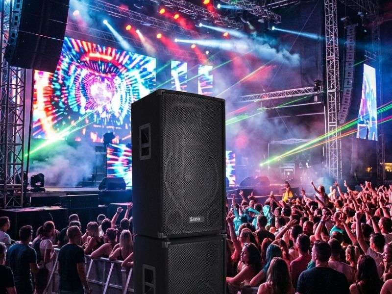 Locatarii din Floresti suparati de concertele vecinilor Daca vrem sa ascultam muzica o facem noi Nu vine niciun producator muzical sa va caute