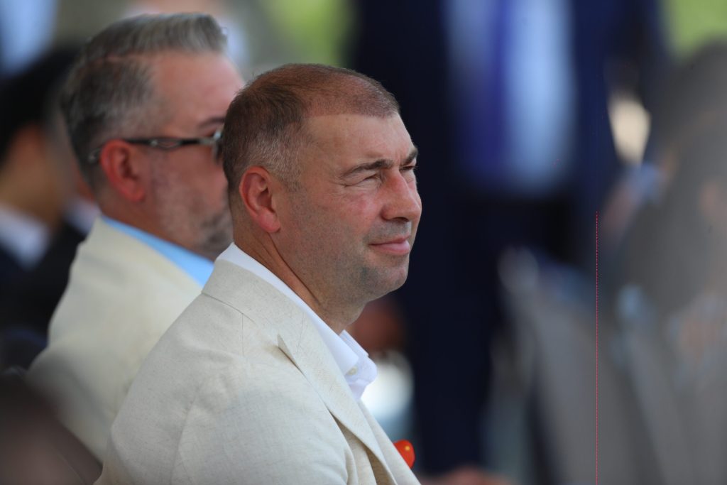 Lucian Bute donează obiecte de patrimoniu sportiv Muzeului Național de Istorie a României. 2 Lucian Bute doneaza obiecte de patrimoniu sportiv Muzeului National de Istorie a Romaniei