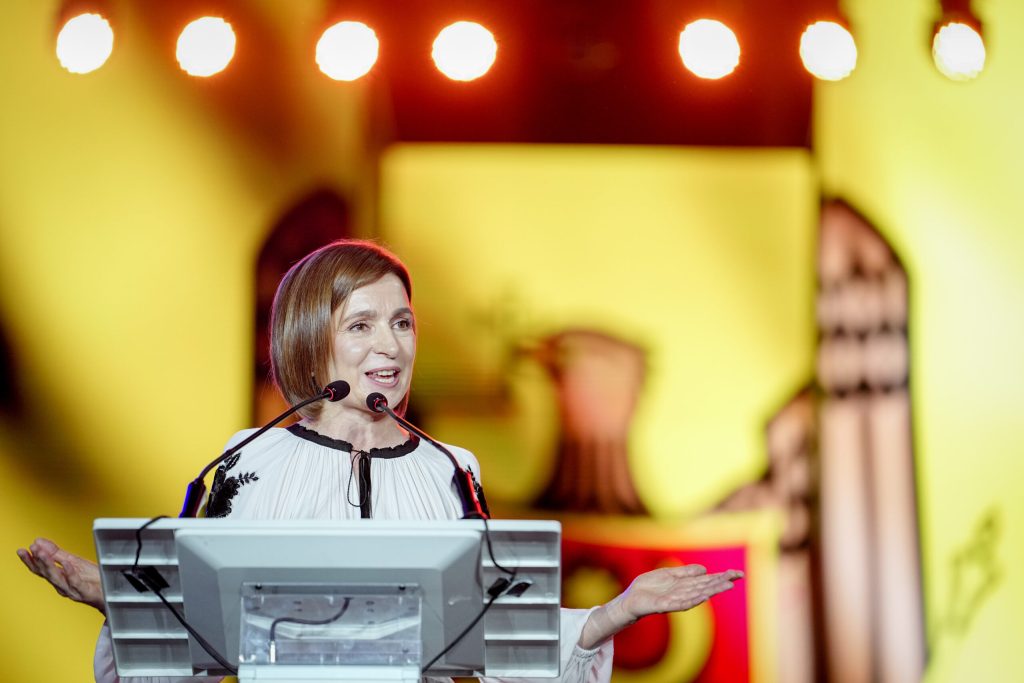 Maia Sandu condamnă atacul rusesc asupra centrului comercial din Krivoi Rog: cel puțin 16 morți și peste 130 de răniți. 2 Maia Sandu condamna atacul rusesc asupra centrului comercial din Krivoi Rog cel puin 16 morti si peste 130 de raniti