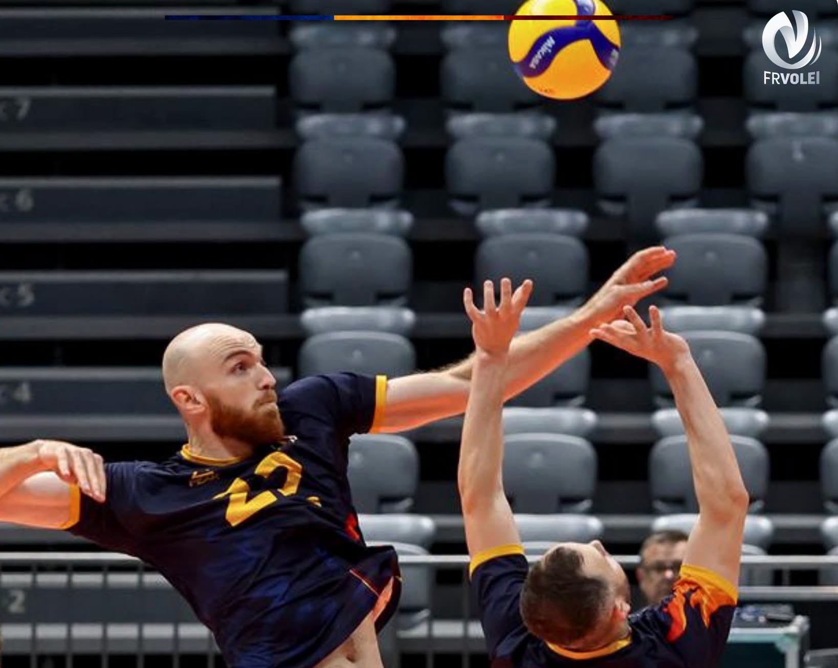 Naționala masculină de volei a României învinge Grecia în al doilea meci amical de la Atena. Tricolorii se pregătesc pentru Campionatul European. 4 Nationale masculine de volei a Romaniei invinge Grecia in al doilea meci amical de la Atena Tricolorii se pregatesc pentru Campionatul European