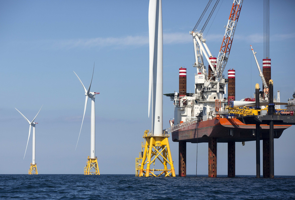 Ne vom judeca California ameninta cu actiuni legale impotriva reducerilor lui Trump la turbinele eoliene offshore