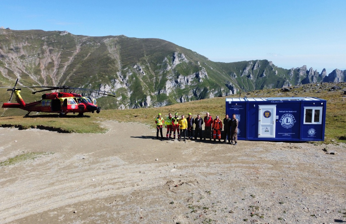 O femeie a fost salvată cu elicopterul din Munții Bucegi după ce a suferit un traumatism la umăr. 2 O femeie a fost salvata cu elicopterul din Muntii Bucegi dupa ce a suferit un traumatism la umar