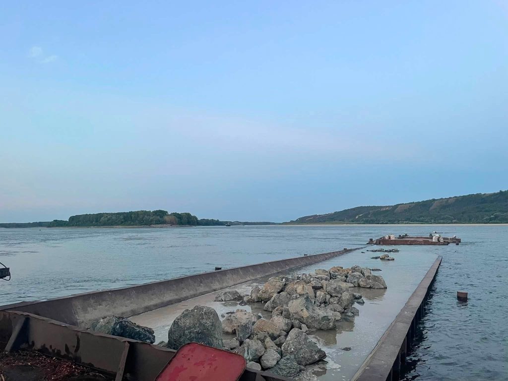 O parte dintre cabluri sau rupt Momentele tensionate din timpul scufundarii celor patru barje care au salvat Reactorul 2 de la Cernavoda