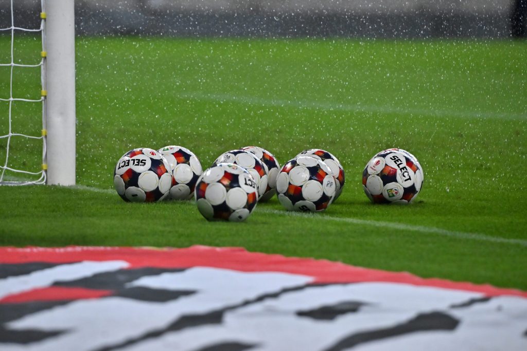 Petrolul și FCSB, amendate cu câte 5000 de lei după incidentele din Superligă 2 Petrolul si FCSB amendate cu cate 5000 de lei dupa incidentetele din Superliga