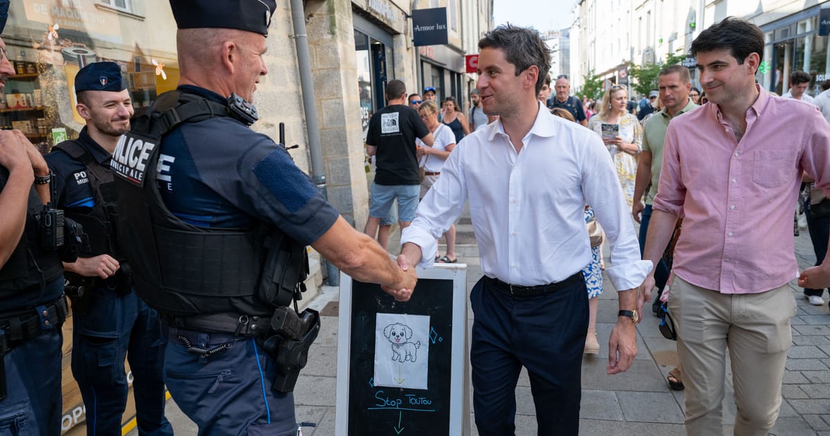 Politicianul francez care nu și-a luat vacanță în această vară 2 Politicianul francez care nu si a luat vacanta in aceasta vara