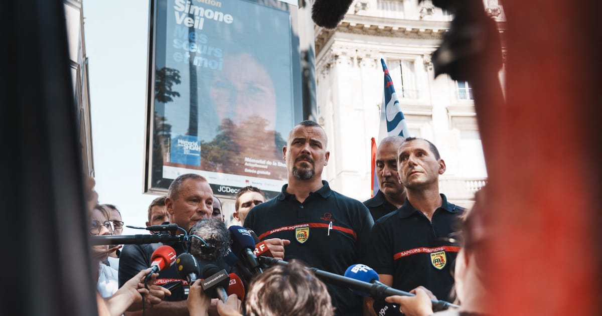 Pompierii francezi, exasperați, cer guvernului să aloce mai multe resurse 2 Pompierii francezi exasperati cer guvernului sa aloce mai multe resurse