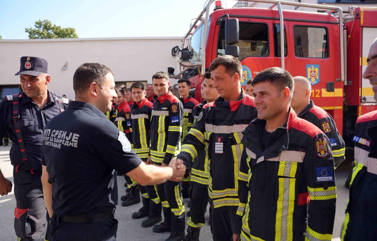 Pompierii romani sunt pregatiti sa sprijine Serbia Echipele au realizat reconoscari in zonele afectate de incendii