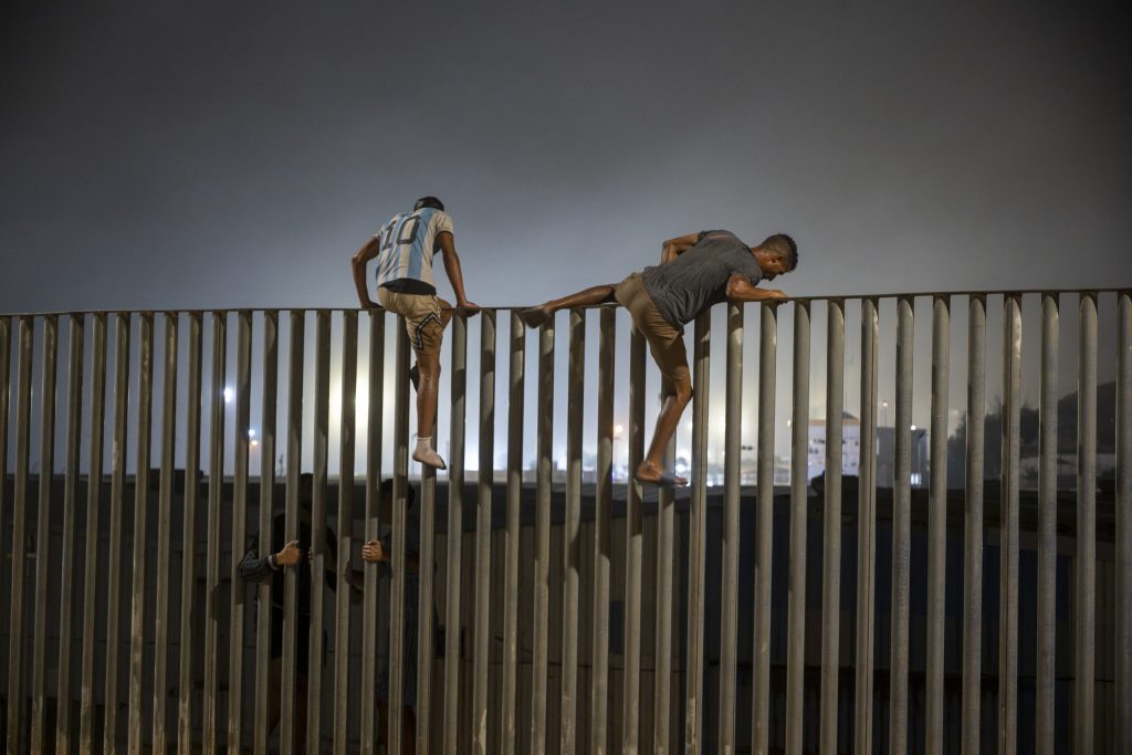 Posibili suspecți de terorism identificați printre migranții sositi în Ceuta. Ce raportează presa și sursele din Spania. 4 Posibili suspeci de terorism identificai printre migranii sosii n Ceuta Ce raporteaz presa i sursele din Spania