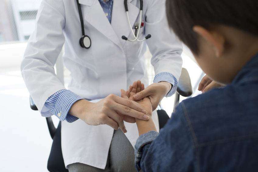 Primaria Apahida angajeaza doi medici pentru cabinetele scolare Depunerea dosarelor incepe astazi Ce trebuie sa stiti pentru a fi selectat pentru aceste posturi