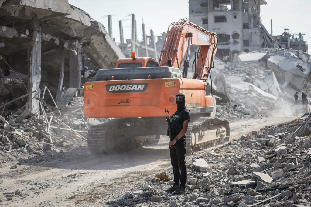 Primul contract al Consiliului pentru Pace, inițiat de Trump pentru Gaza, nu vizează locuințe, ci o bază militară. 2 Primul contract al Consiliului pentru Pace initiat de Trump pentru Gaza nu vizeaza locuinte ci o baza militara