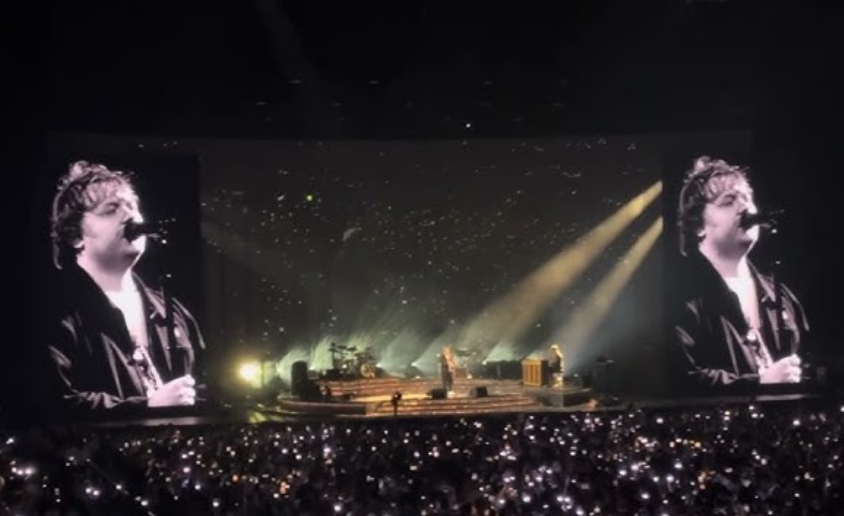 Programul complet UNTOLD 2026 pentru weekend Ce poti urmari la fiecare scena in zilele de astazi si maine Concertul mult asteptat al lui Lewis Capaldi