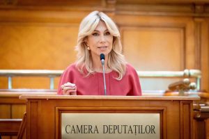Raluca Turcan PNL Am reusit sa obtinem dezbaterea proiectului depus pentru a preveni obligativitatea sustinerei a doua examene pentru elevii care incep acum clasa a VIII a