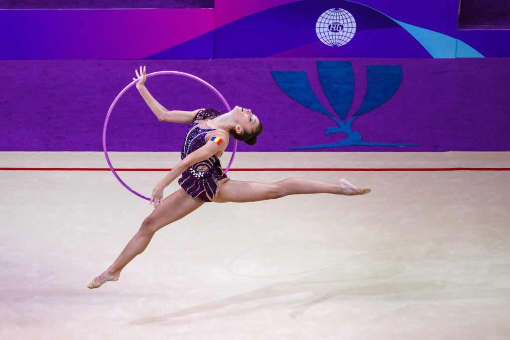Romania va fi reprezentata de doua gimnaste si un ansamblu la Campionatele Mondiale de gimnastica ritmica