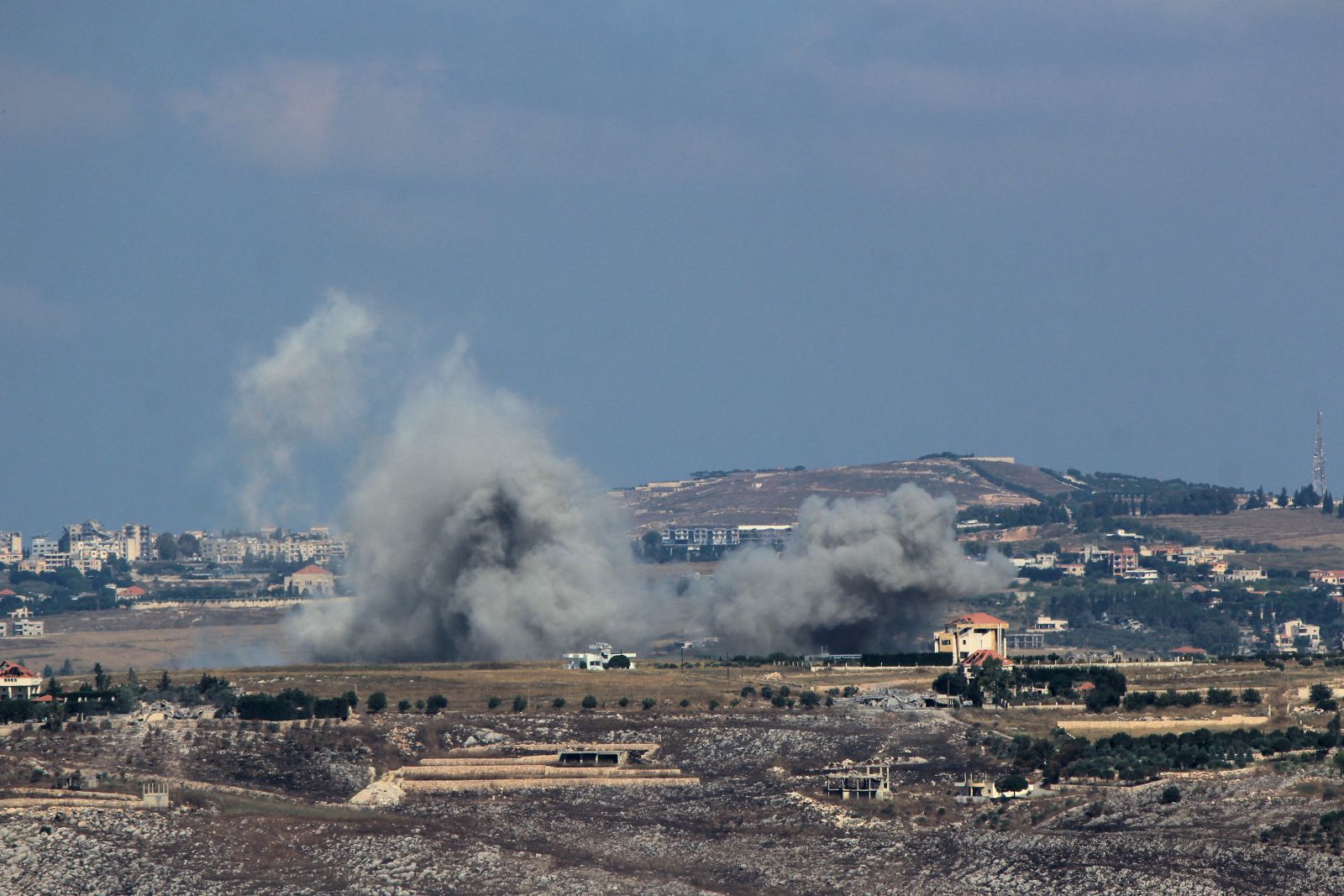 Șapte persoane au fost ucise într-un atac aerian israelian în sudul Libanului. 2 Sapte persoane au fost ucise intr un atac aerian israelian in sudul Libanului