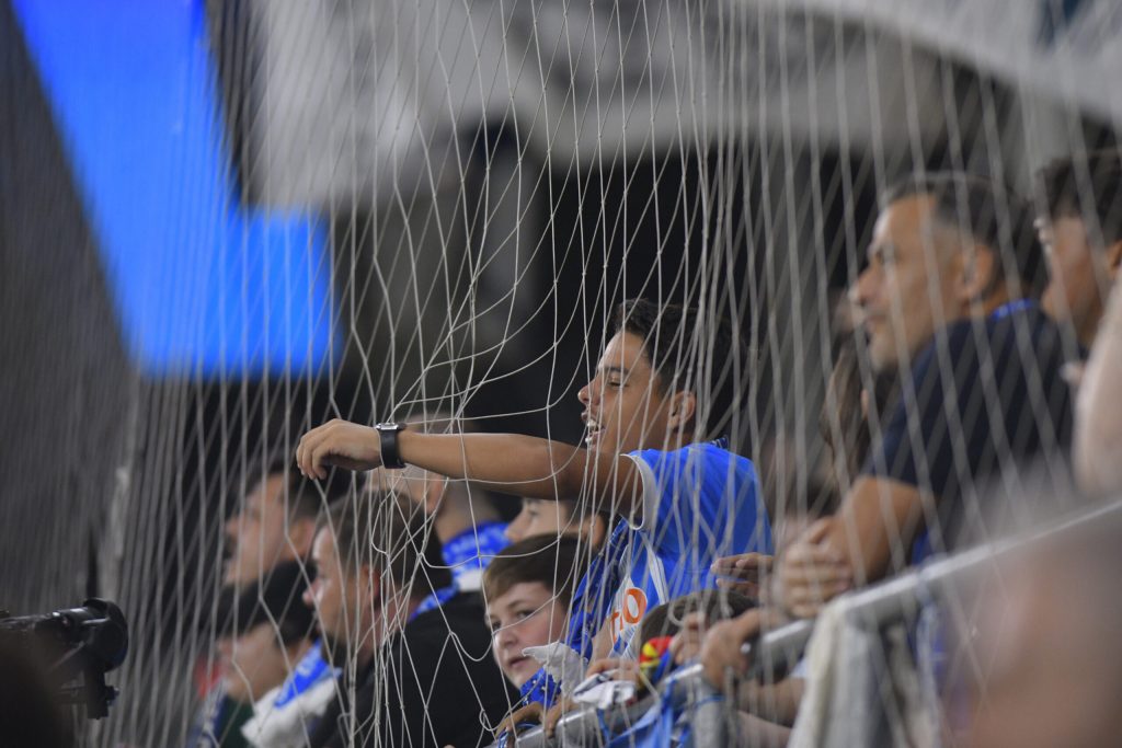 Seara europeana pentru Romania Universitatea Craiova si CFR Cluj se confrunta pentru calificarea in play off Cine va transmite meciurile