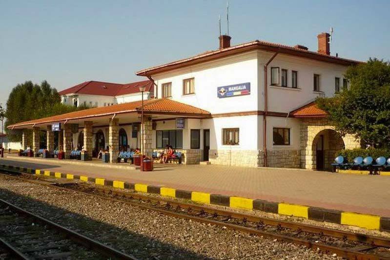 Tânără de 19 ani, lovită de tren în gara Mangalia. Purta căști și nu ar fi auzit semnalele sonore. 3 Tanara de 19 ani lovita de tren in gara Mangalia Purta casti si nu ar fi auzit semnalalele sonore