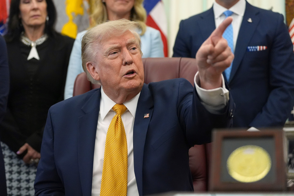 Trump a reusit sa mentina preturile petrolului scazute insa aceasta putere s ar putea sa nu dureze mult timp