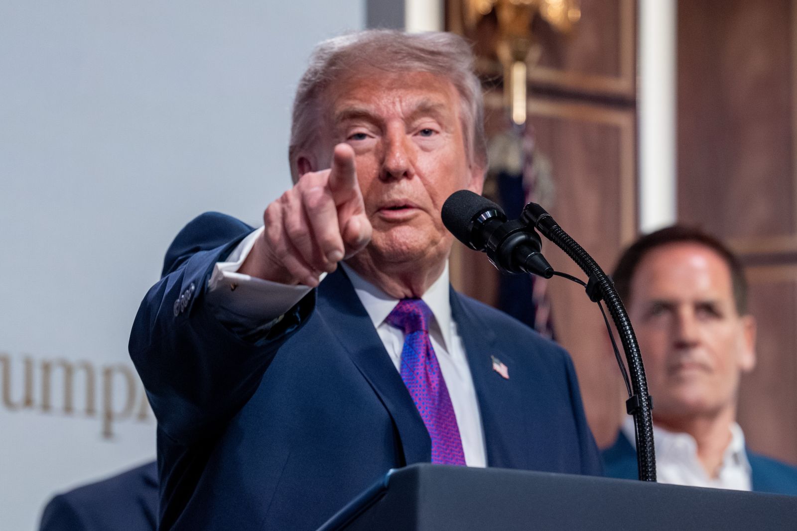 Trump evalueaza posibile noi atacuri impotriva Iranului