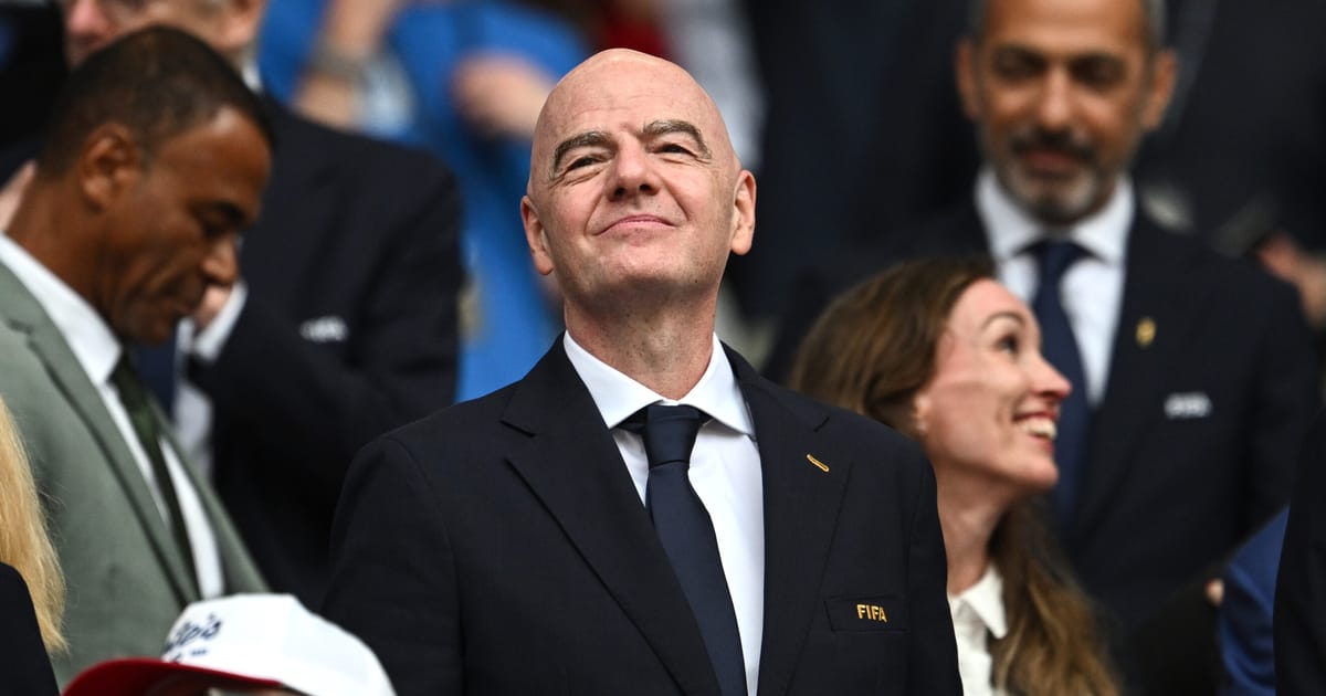 UEFA avertizează cu acțiuni legale împotriva lui Infantino și Joshua Kushner 2 UEFA avertizeaza cu actiuni legale impotriva lui Infantino si Joshua Kushner
