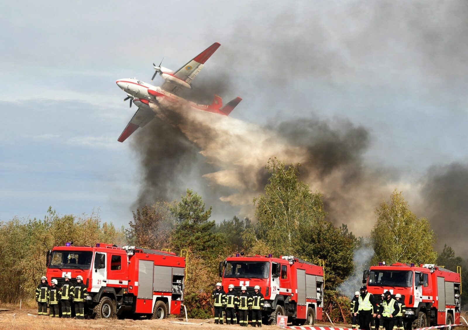 Ucraina sprijina Franta in lupta impotriva incendiilor de padure Macron Multumesc Ucraina