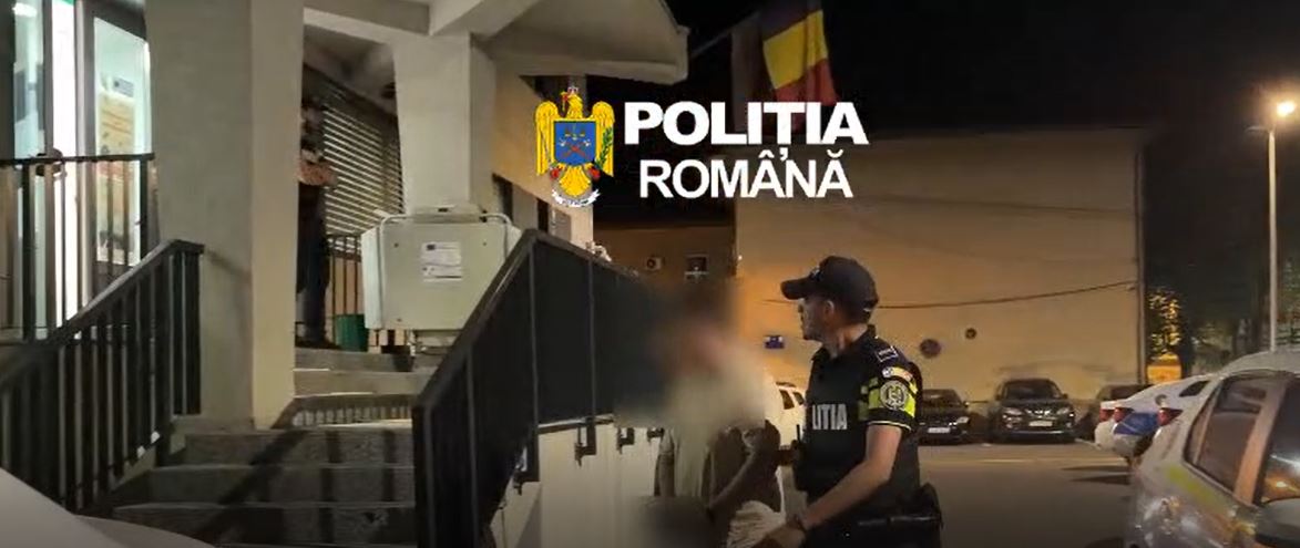 VIDEO. Bărbat reținut după ce a înșelat 30 de persoane la UNTOLD. Cum a reușit să-i convingă pe oameni să-i trimită bani și ce le promitea în schimb? 2 VIDEO Barbat retinut dupa ce a inselat 30 de persoane la UNTOLD Cum a reusit sa i convinga pe oameni sa i trimita bani si ce le promitea in schimb