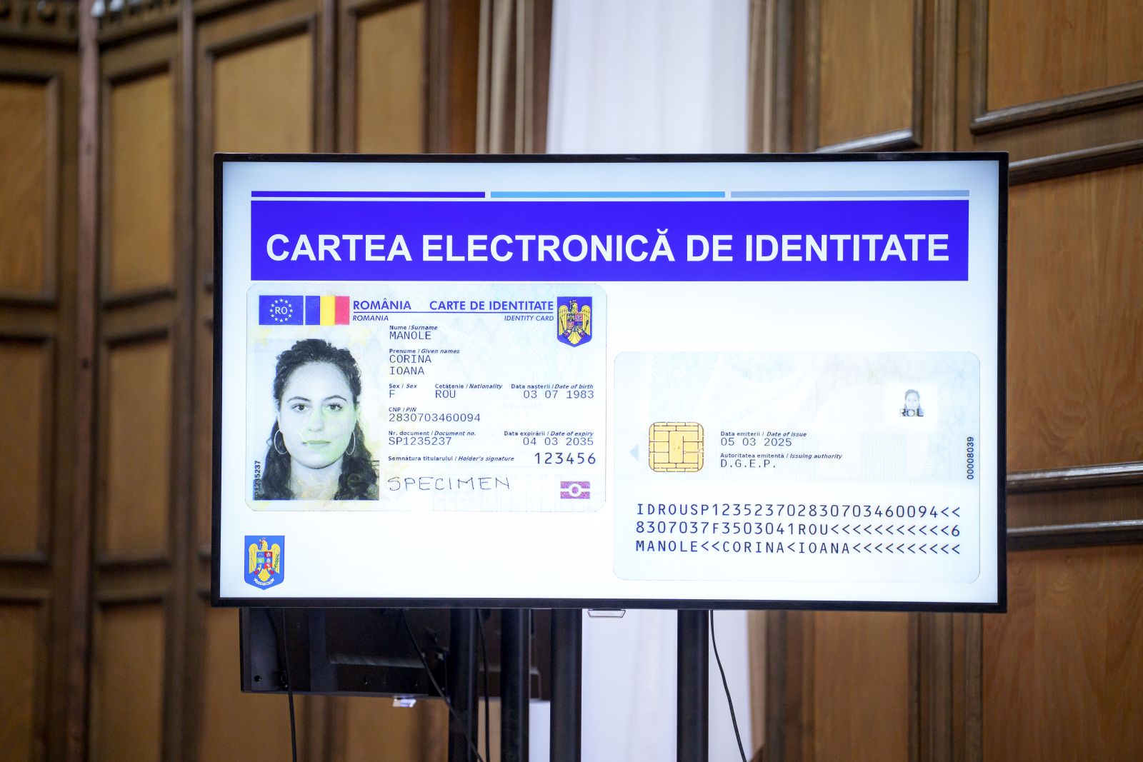 Vechiul buletin dispare treptat Ce schimbari vor avea loc pentru romani odata cu introducerea cartii de identitate electronice