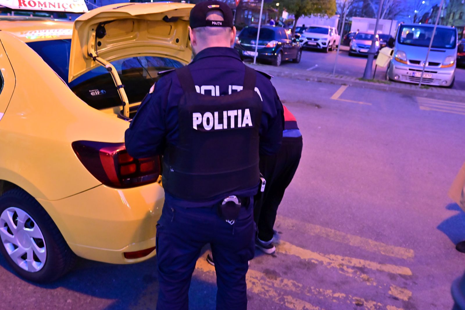 amenzile rutiere neplatite pot conduce la suspendarea permisului de conducere noua reglementare va deveni efectiva pe 25 august