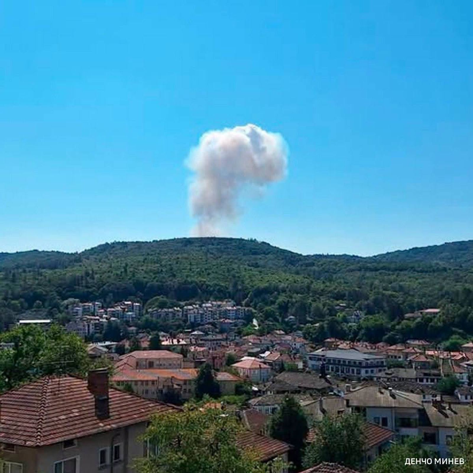 explozie puternica la o fabrica de armament din bulgaria localnicii din apropiere evacuati de urgenta