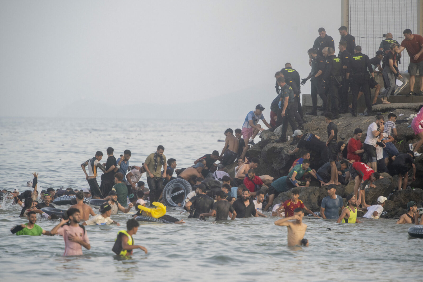 mirajul europei vandut pe instagram sute de euro pentru secretul migrarii in ceuta