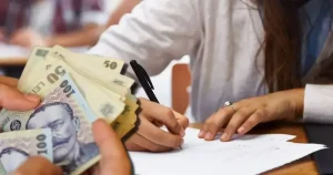 Bursa tehnologică 2026-2027: ce sumă primesc elevii și ce condiții sunt