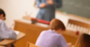 4.600 de candidați au trecut proba pentru funcția de director de școală