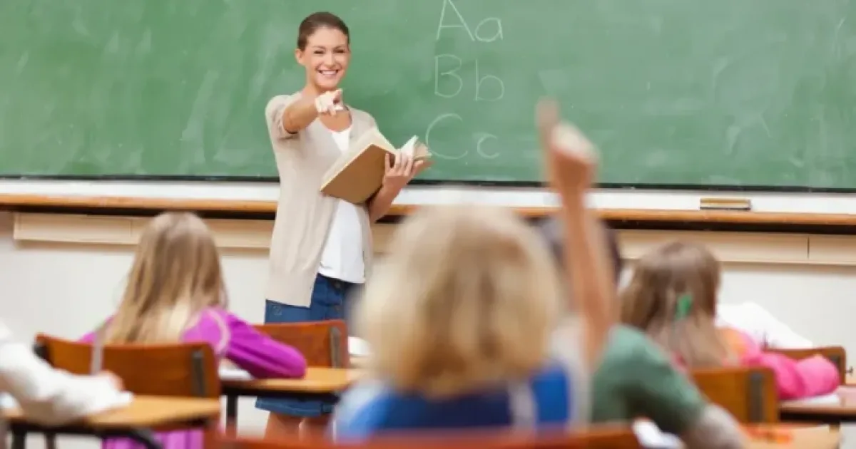 Elevii și profesorii au parte de un weekend prelungit: liber pe 5 octombrie