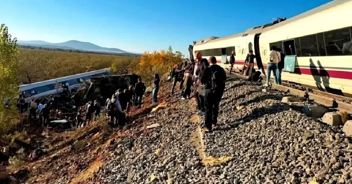 MAE verifică dacă sunt români între victimele accidentului feroviar din Spania