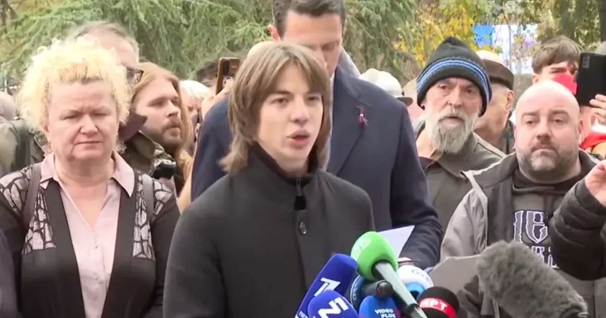 Studenții din Serbia cer demisii în poliție și justiție și se pregătesc să preia puterea